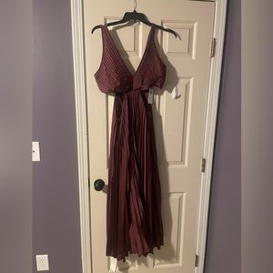 New Abercrombie burgundy/wine pleated cut out maxi